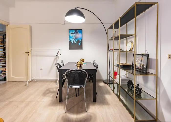 Loquat House By Rentbeat